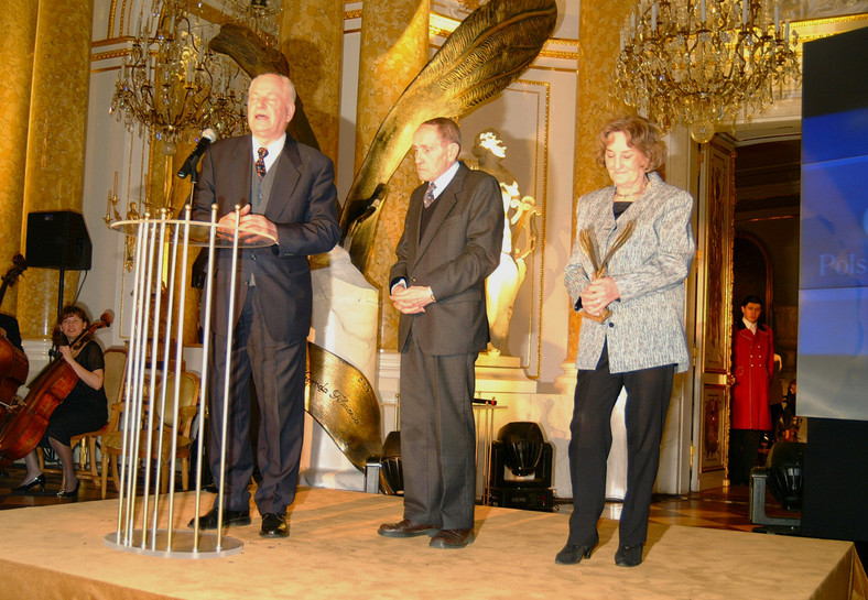 Irina Laskowska, Jan Macholsky and Tadeusz Konwicki (2002)