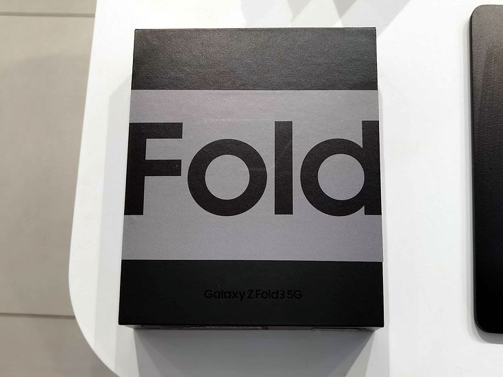 New Samsung Galaxy Z Fold3 Packaging