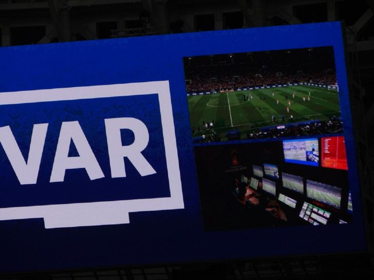 var-is-not-always-perfect-scientists-point-out-problems-in-football-technology